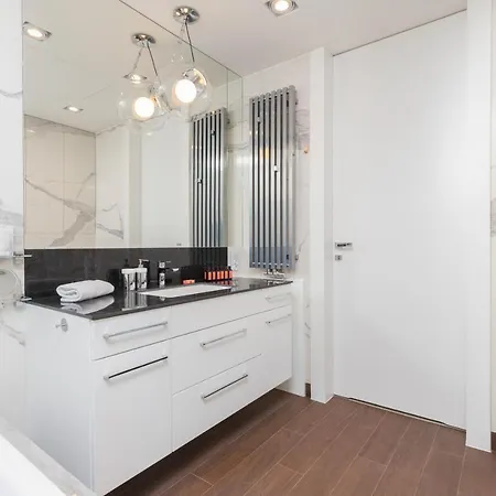 Апартаменты Sea Towers 15th Floor With Sea View By Renters Prestige Гдыня